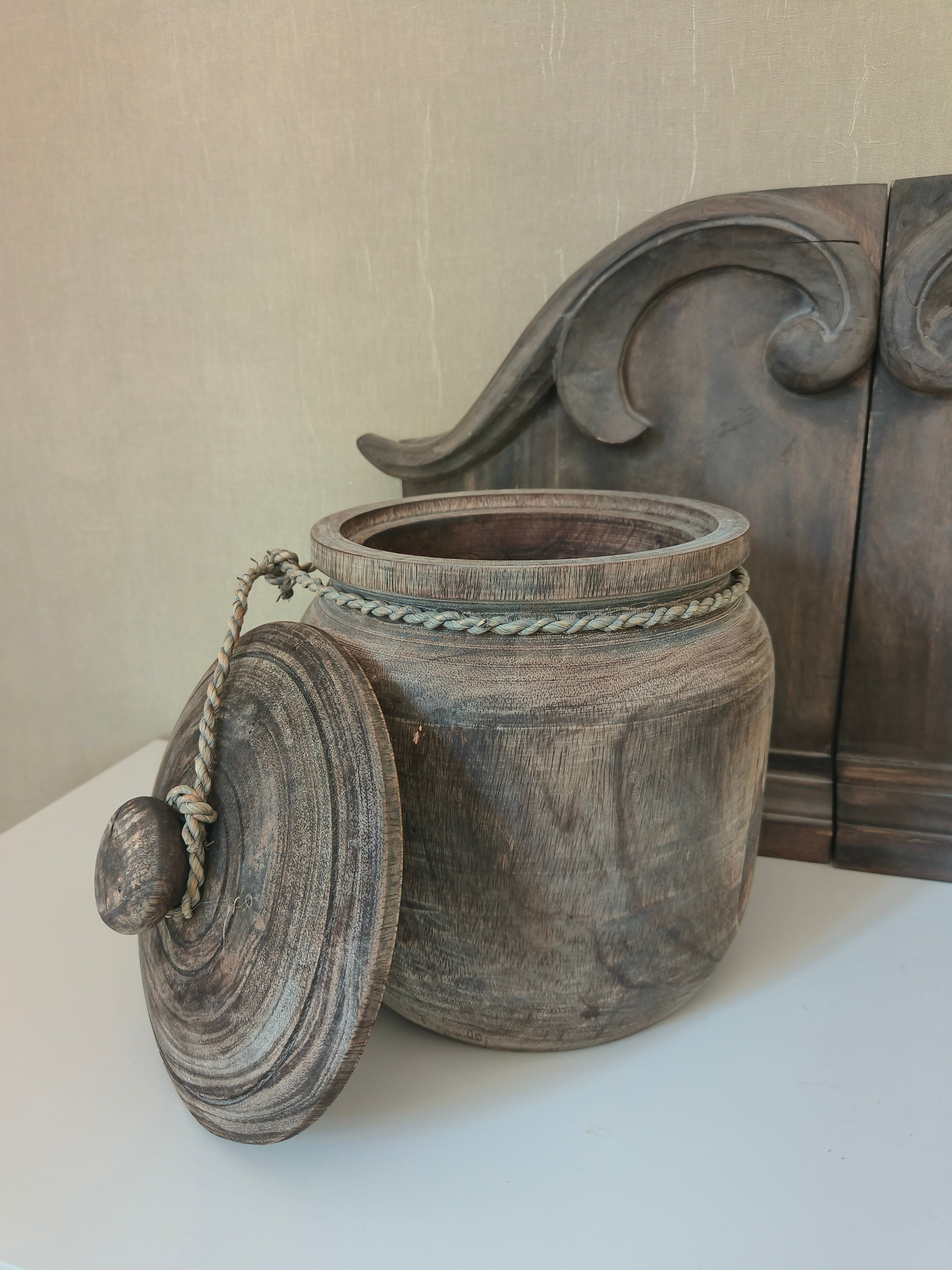 Houten pot met deksel
