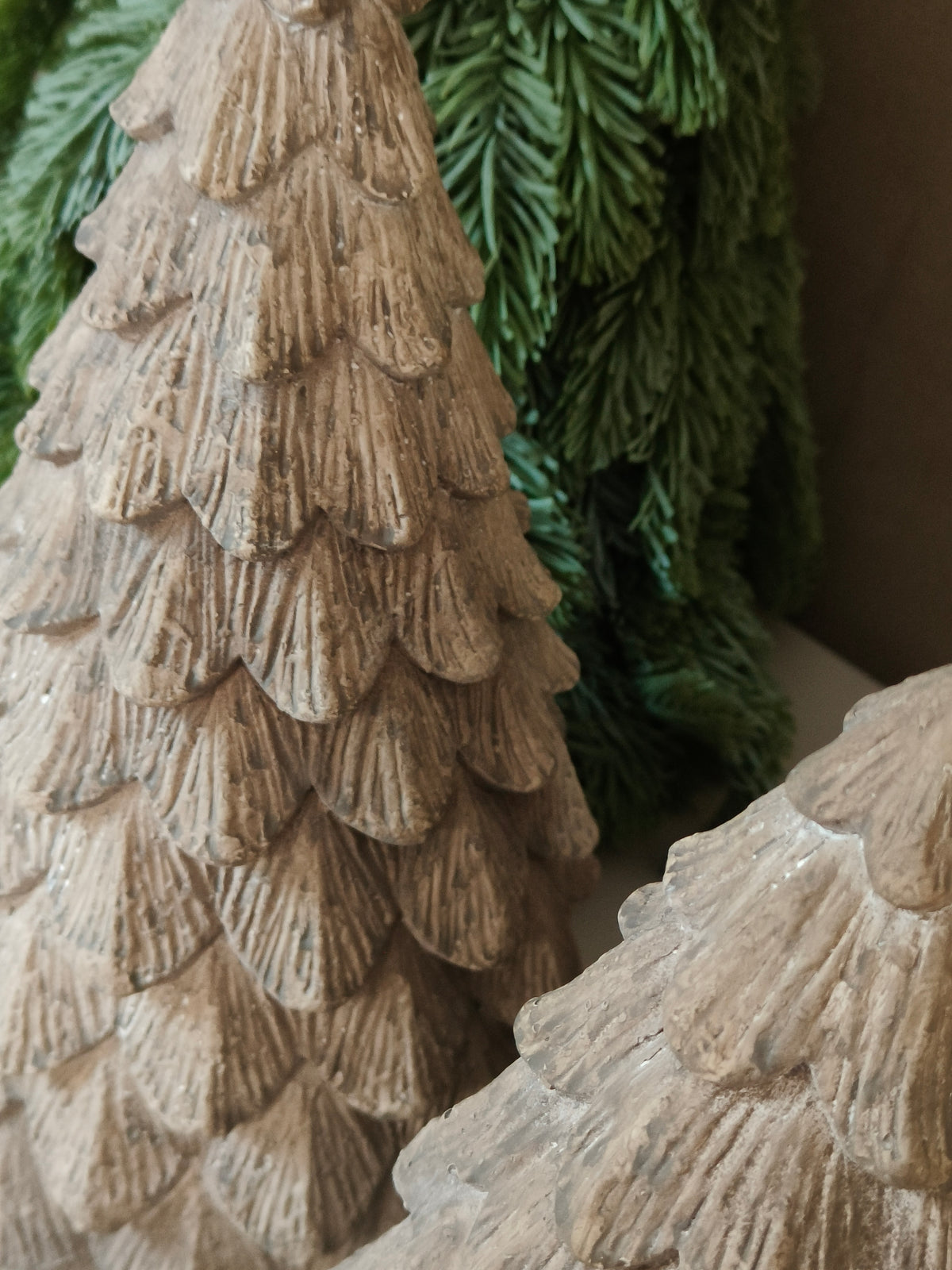 Betonnen kerstboom grijs