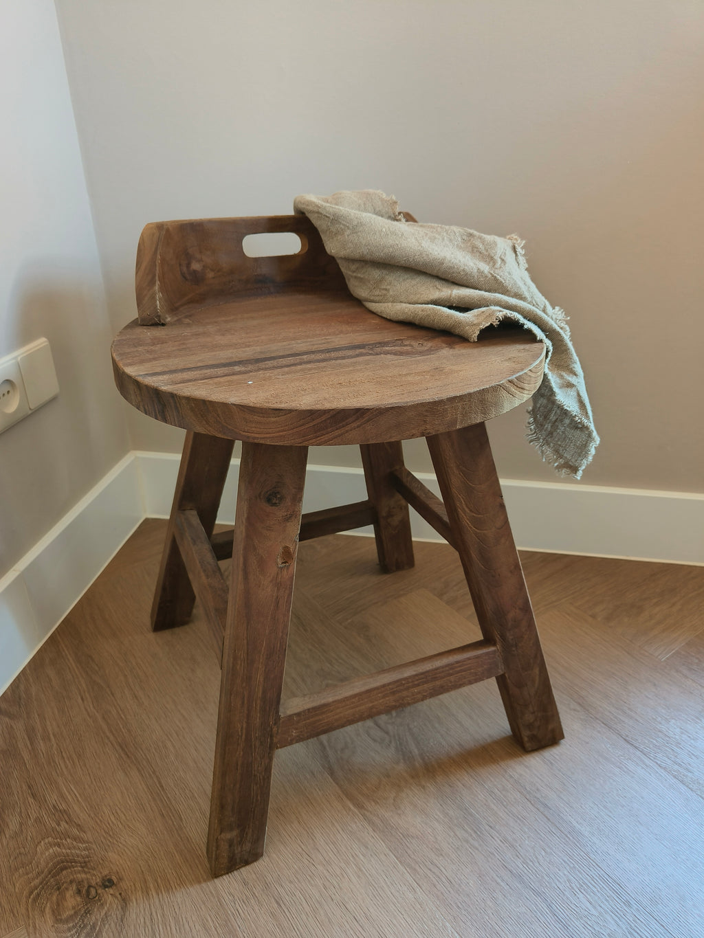 Houten krukje