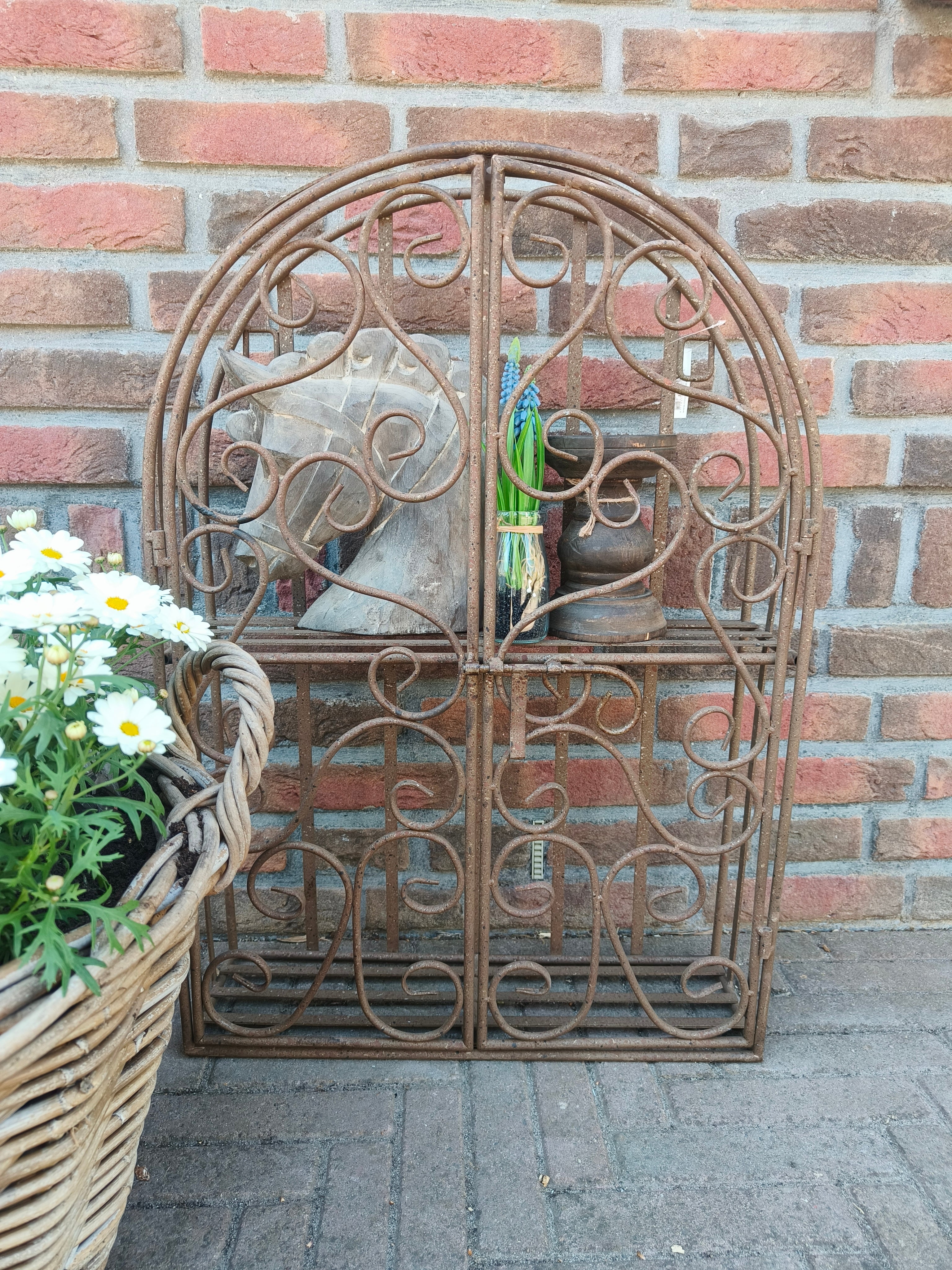 Stalen wandrek / kast