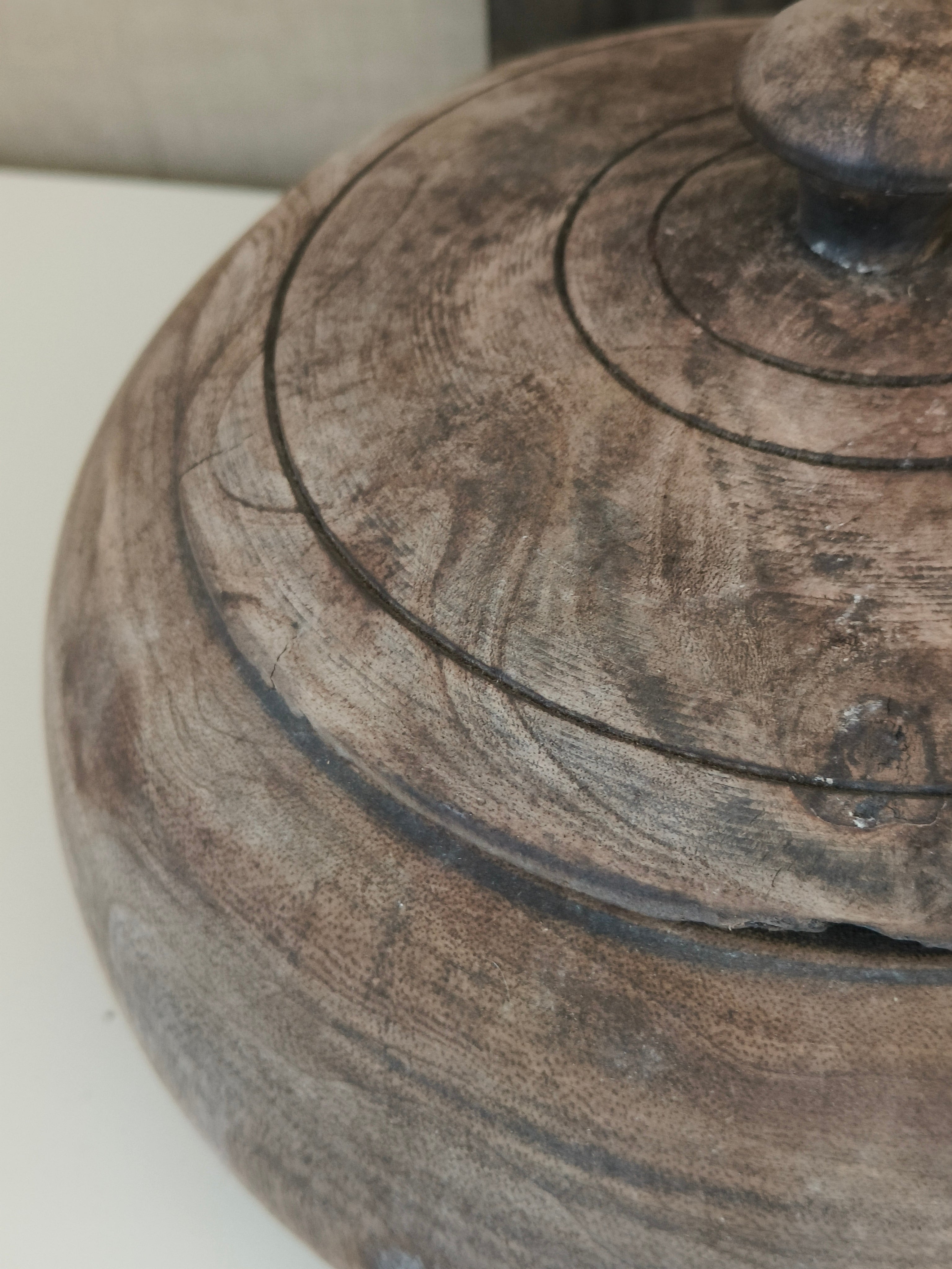 Houten pot met deksel