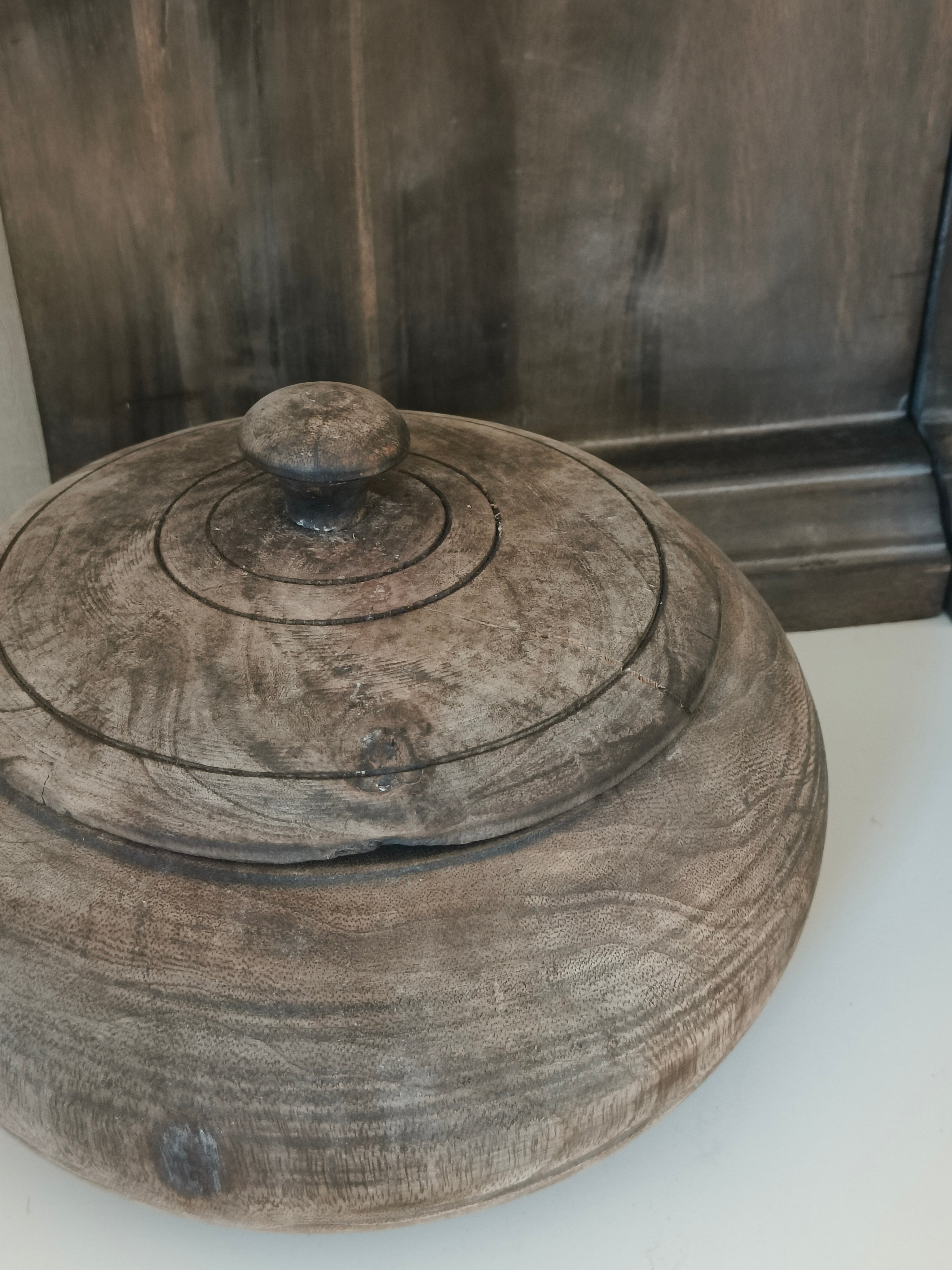 Houten pot met deksel