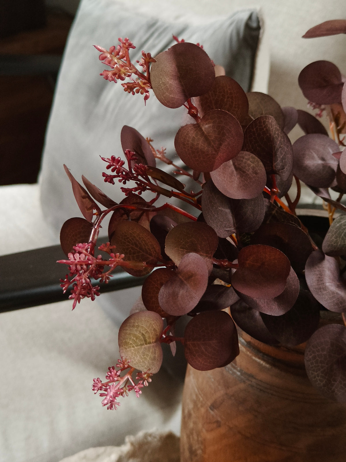 Kunst eucalyptus met bloemknopjes