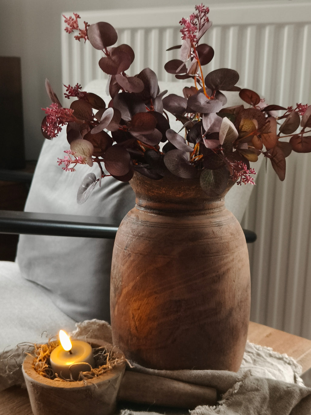 Kunst eucalyptus met bloemknopjes