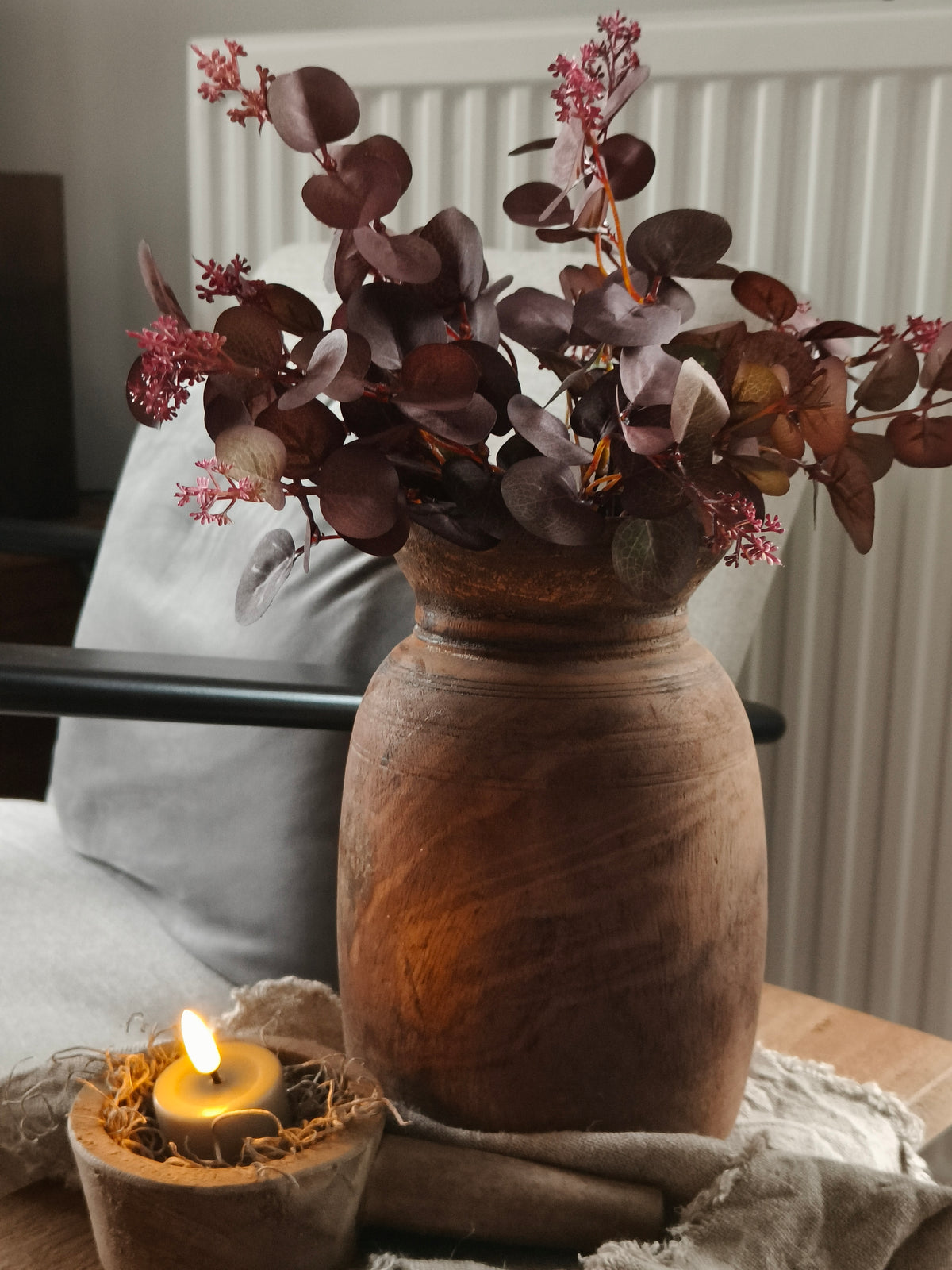 Kunst eucalyptus met bloemknopjes