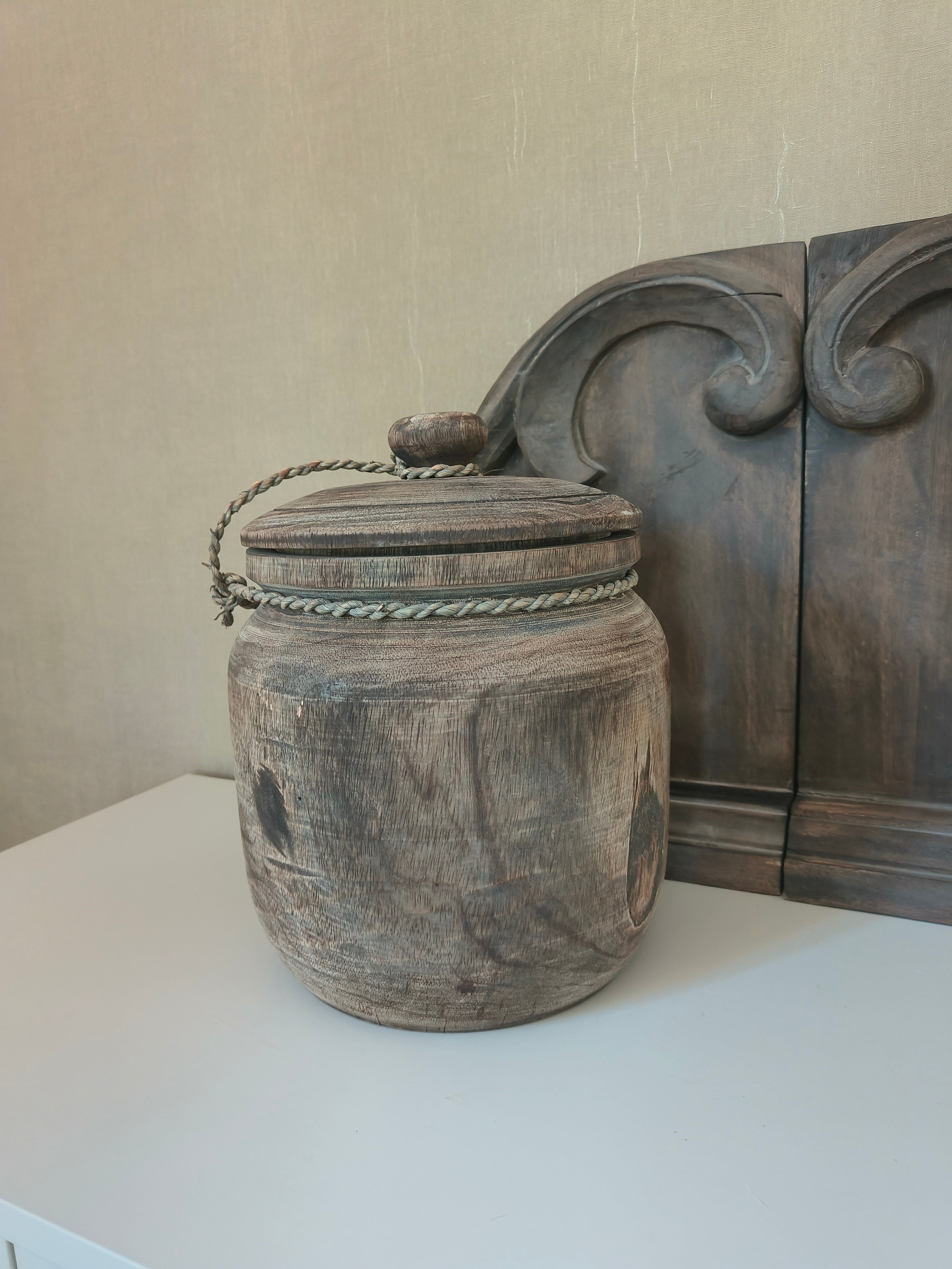 Houten pot met deksel