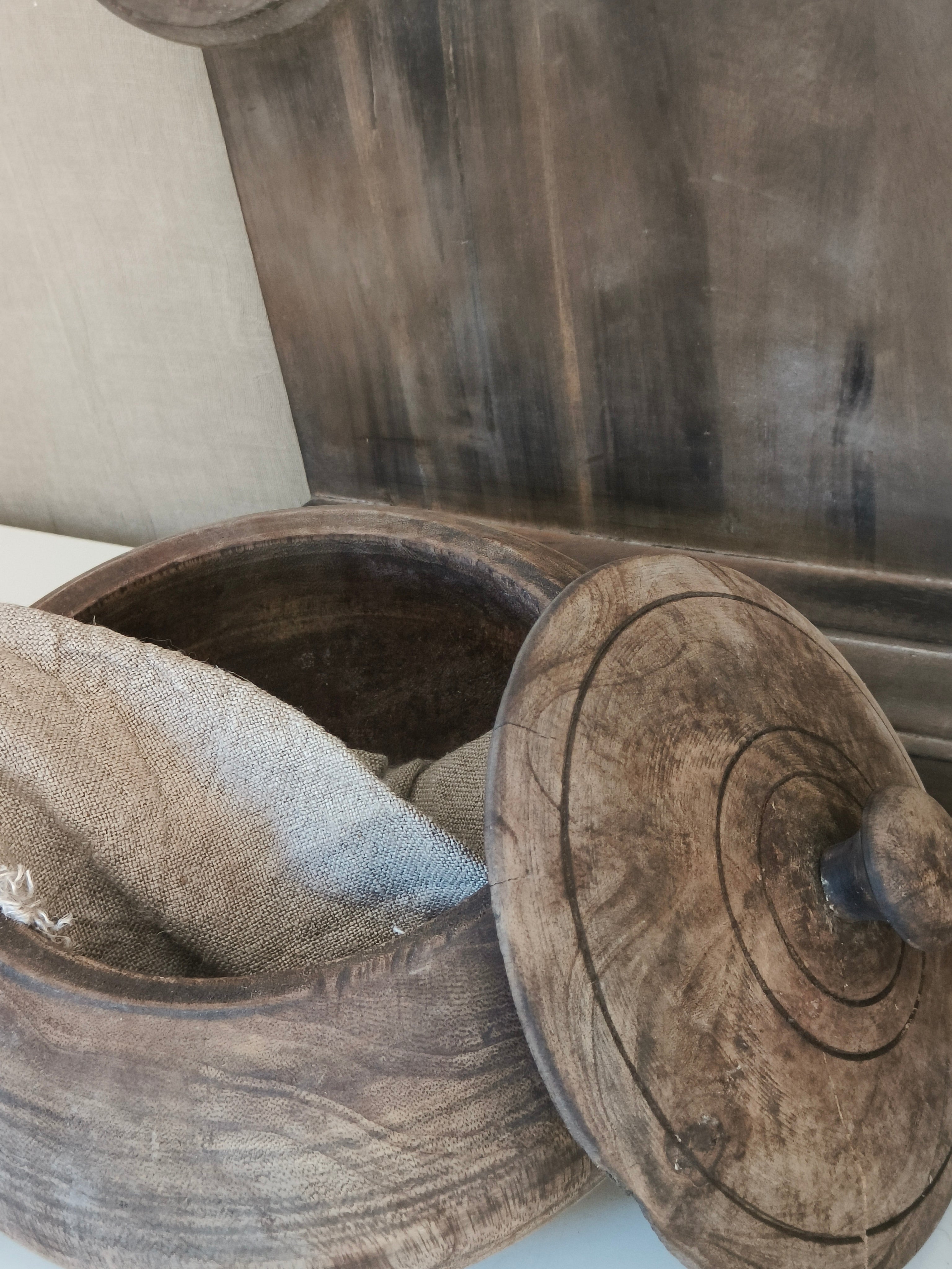 Houten pot met deksel