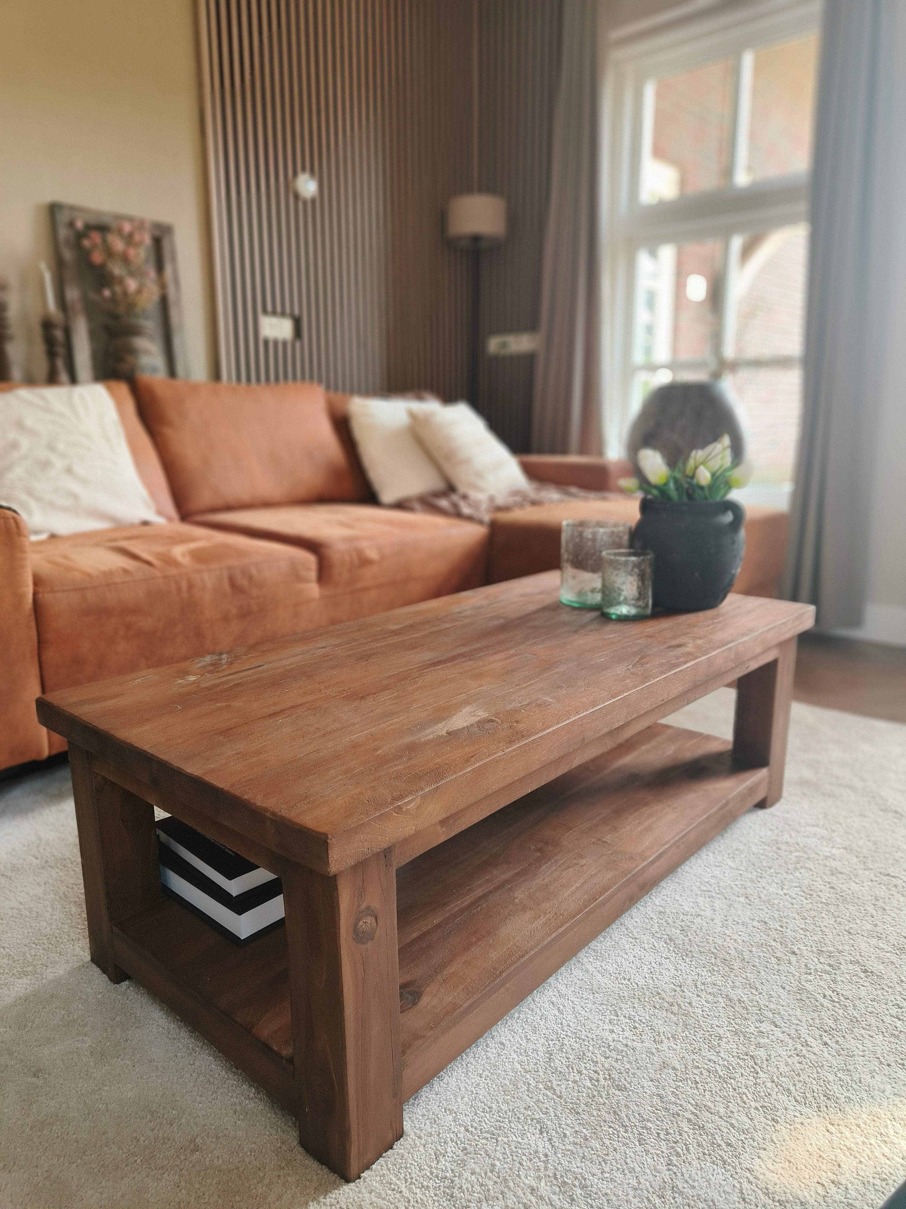 Houten salontafel met onderblad