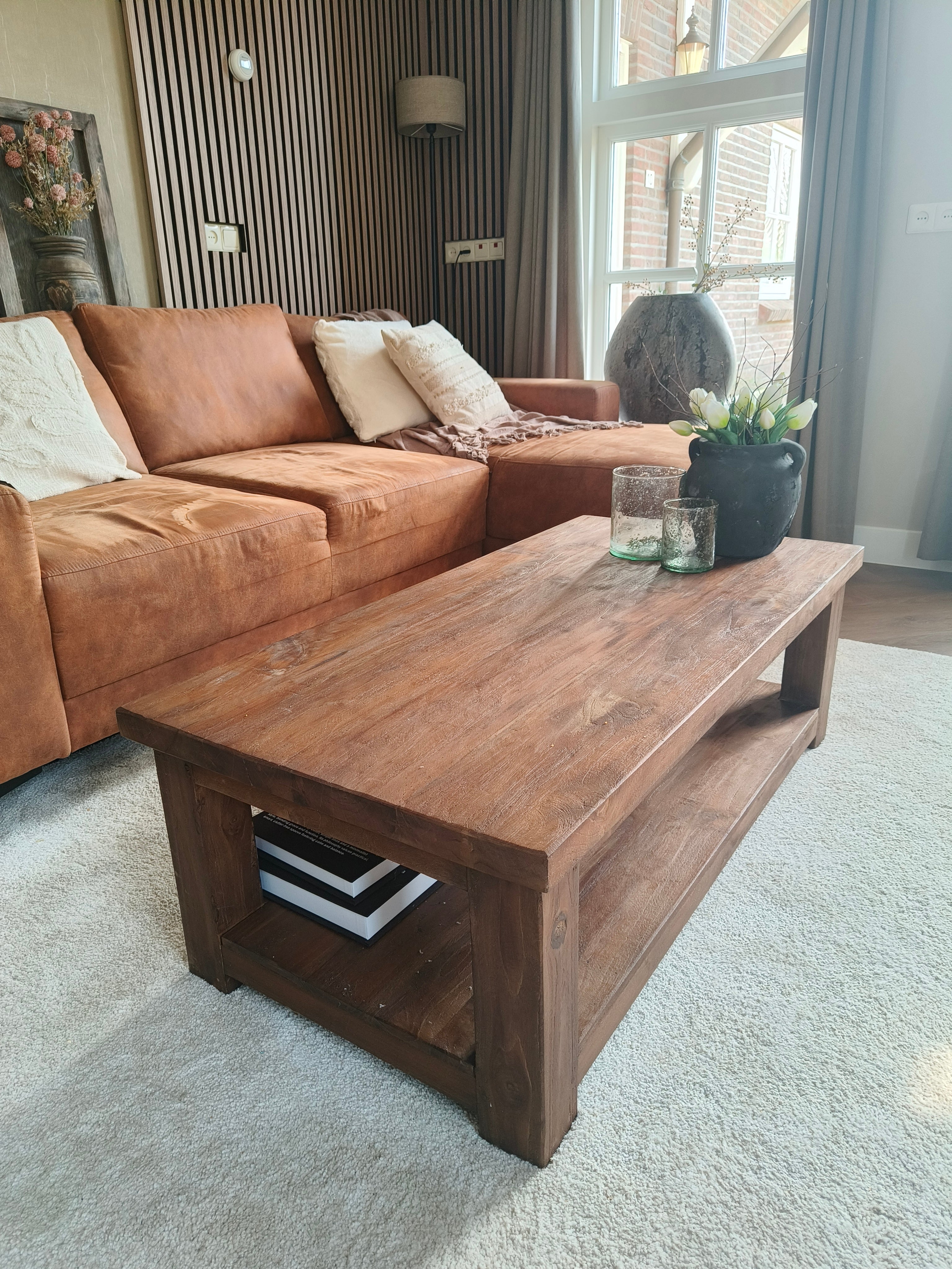 Houten salontafel met onderblad