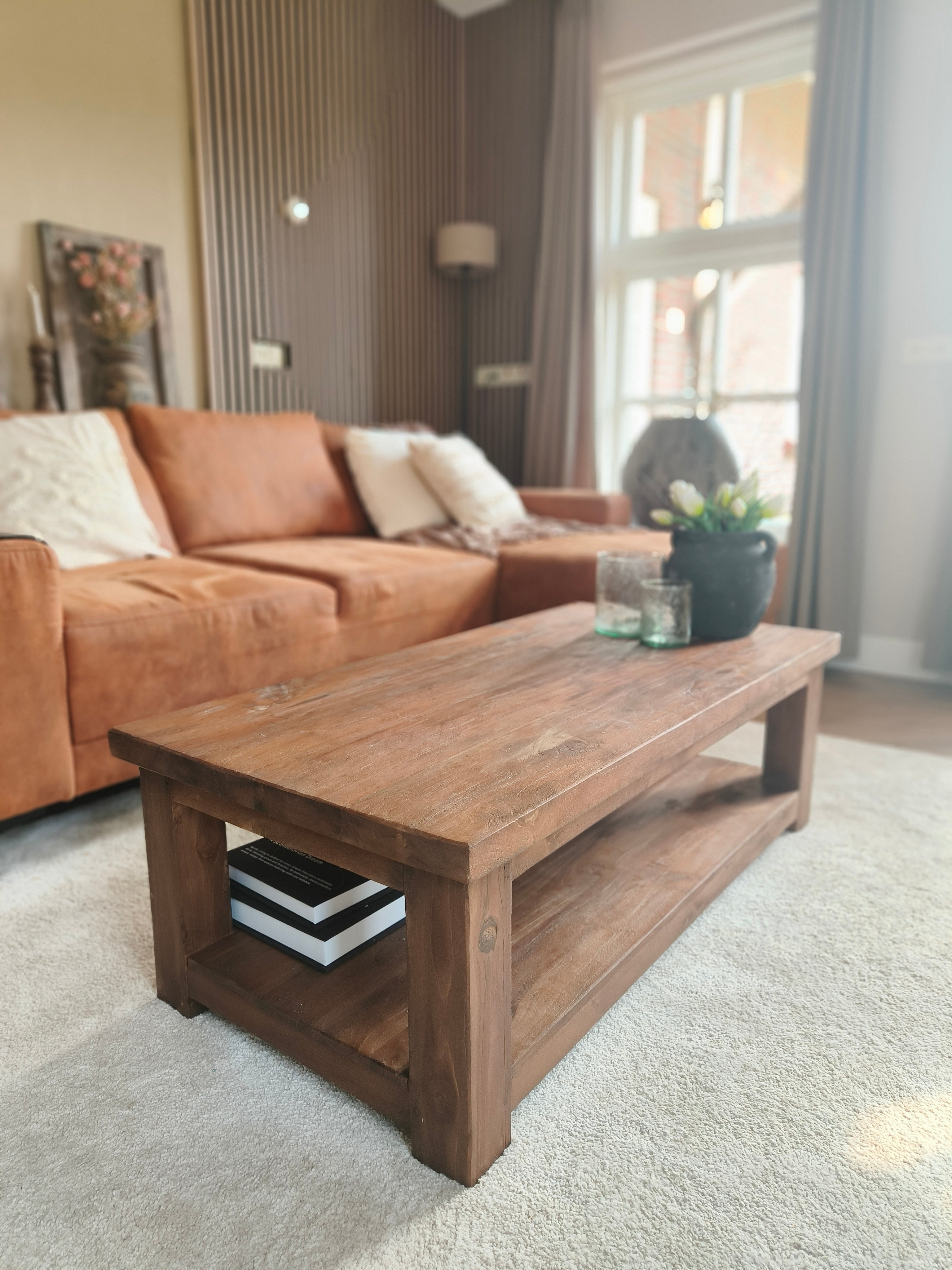 Houten salontafel met onderblad