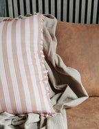 Kussen streep met roezel beige/ roze