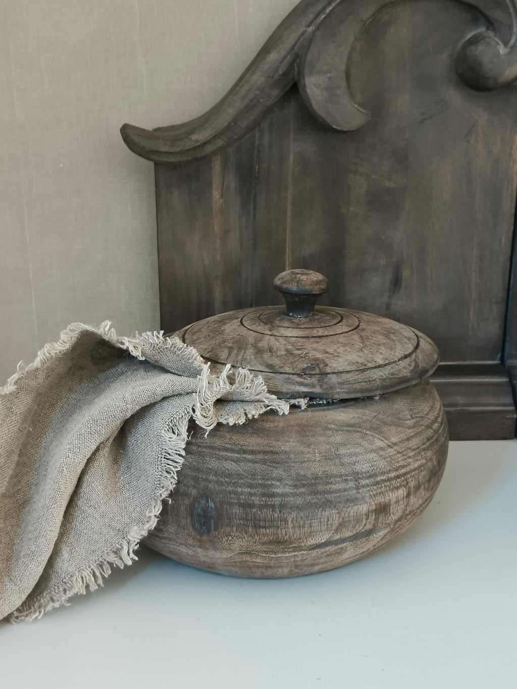 Houten pot met deksel